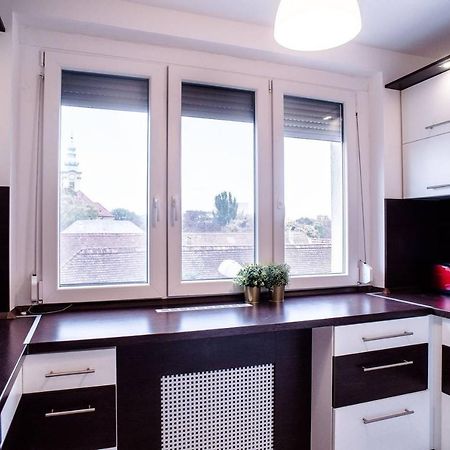 Peaceful, Cozy And New Apartment With Balcony Budapeste Exterior foto