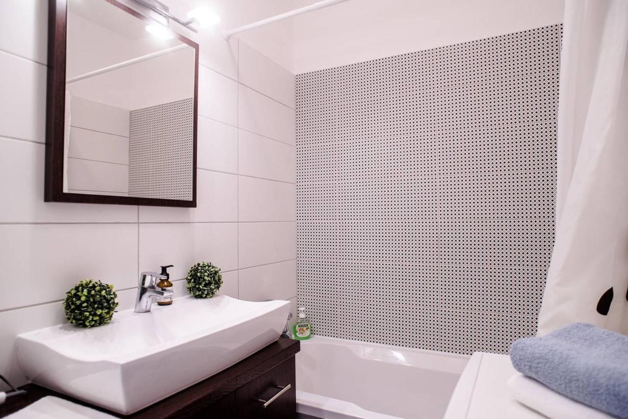 Peaceful, Cozy And New Apartment With Balcony Budapeste Exterior foto